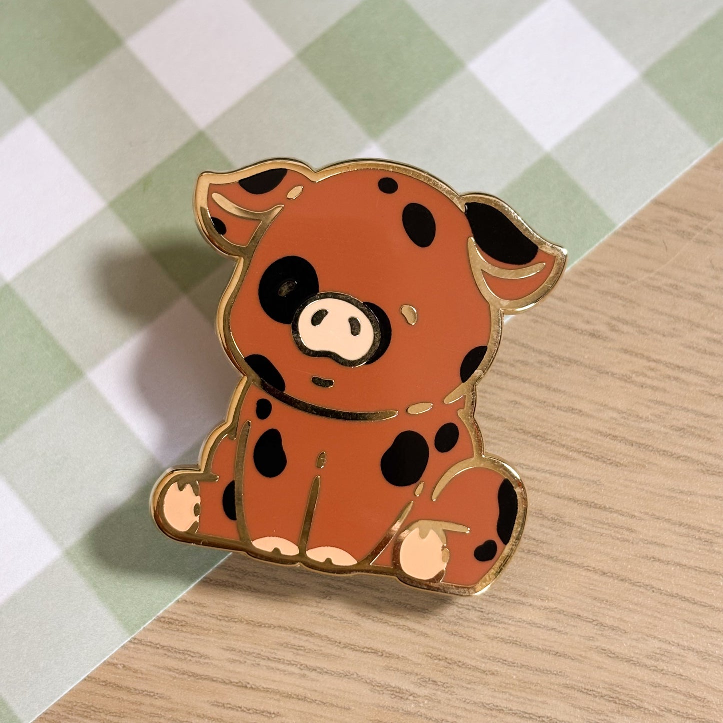 Oxford Sandy and Black Enamel Pin