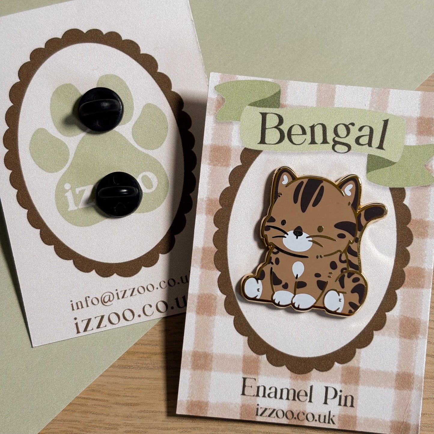 Silver Benagal Cat Enamel Pin