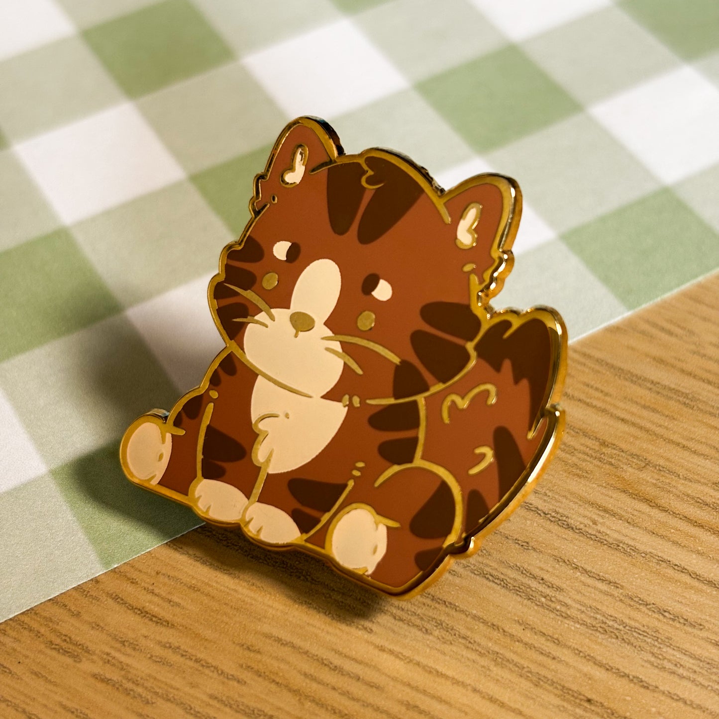 Brown Maine Coon Cat Enamel Pin