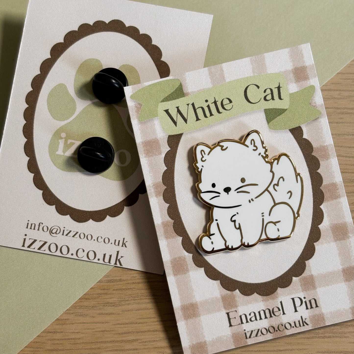 White Fluffy Cat Enamel Pin
