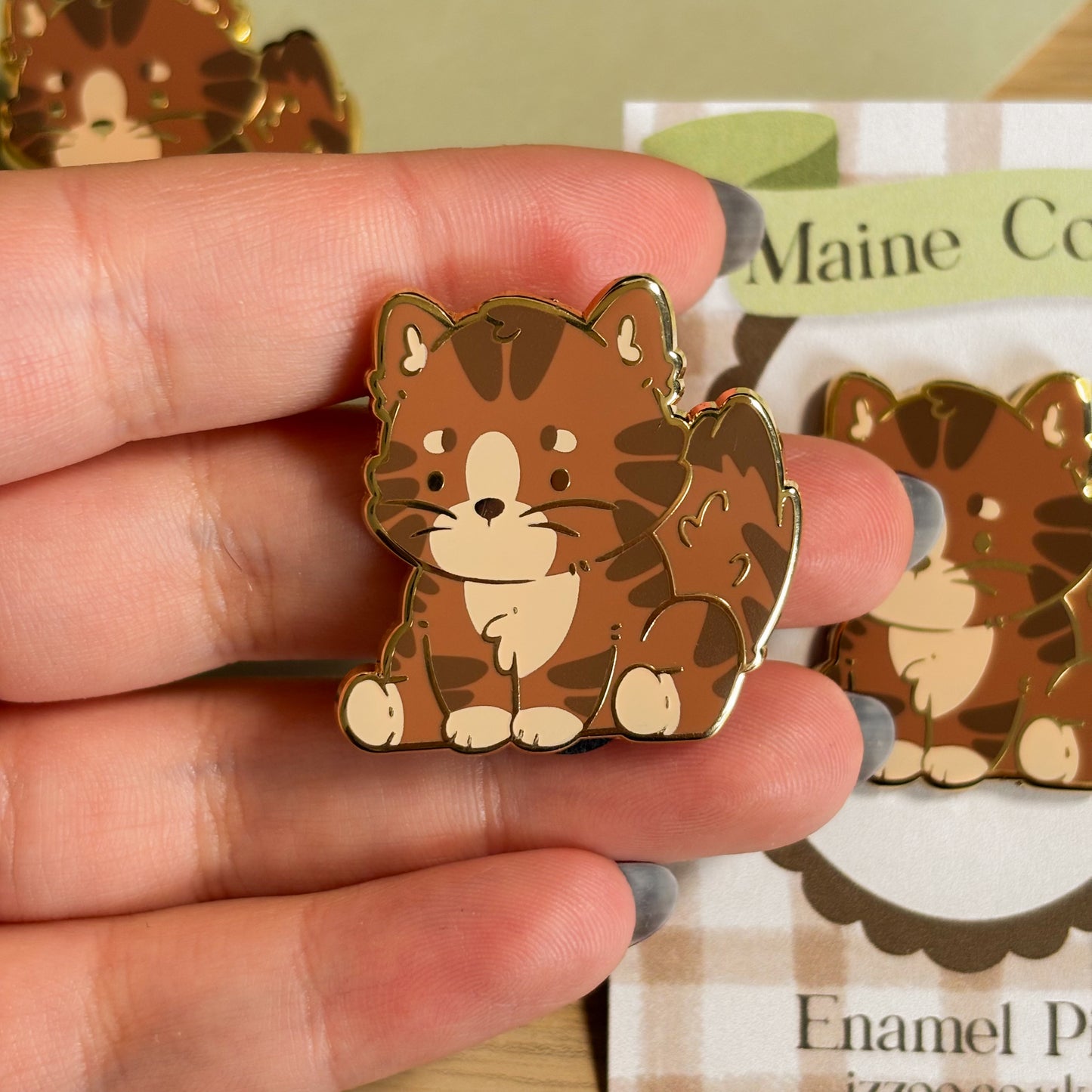 Brown Maine Coon Cat Enamel Pin